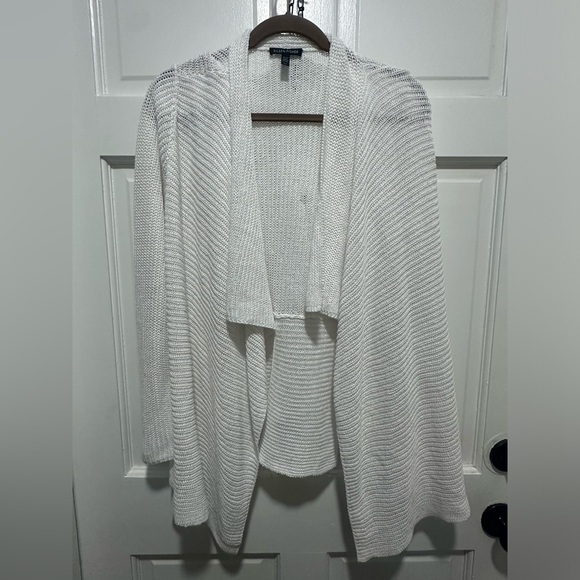 Eileen Fisher White Cardigan Waterfall Front 100% Organic Linen Size Small NWOT - Picture 2 of 4